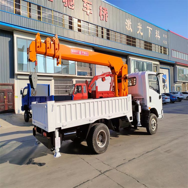 小店区三轮随车吊定制 农用改装机自备吊中瑞长期出售